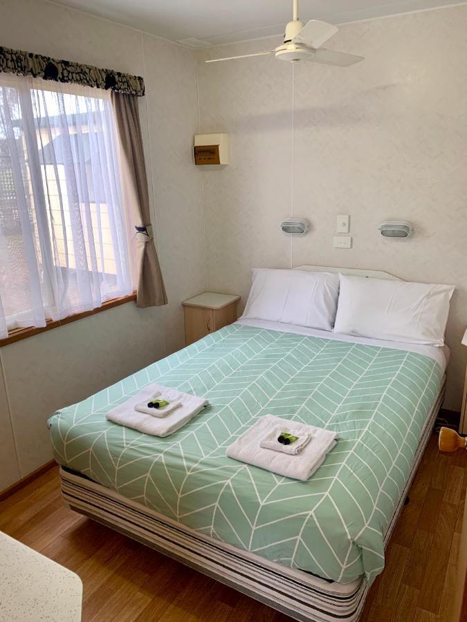Tatura Cabin & Caravan Park Екстериор снимка