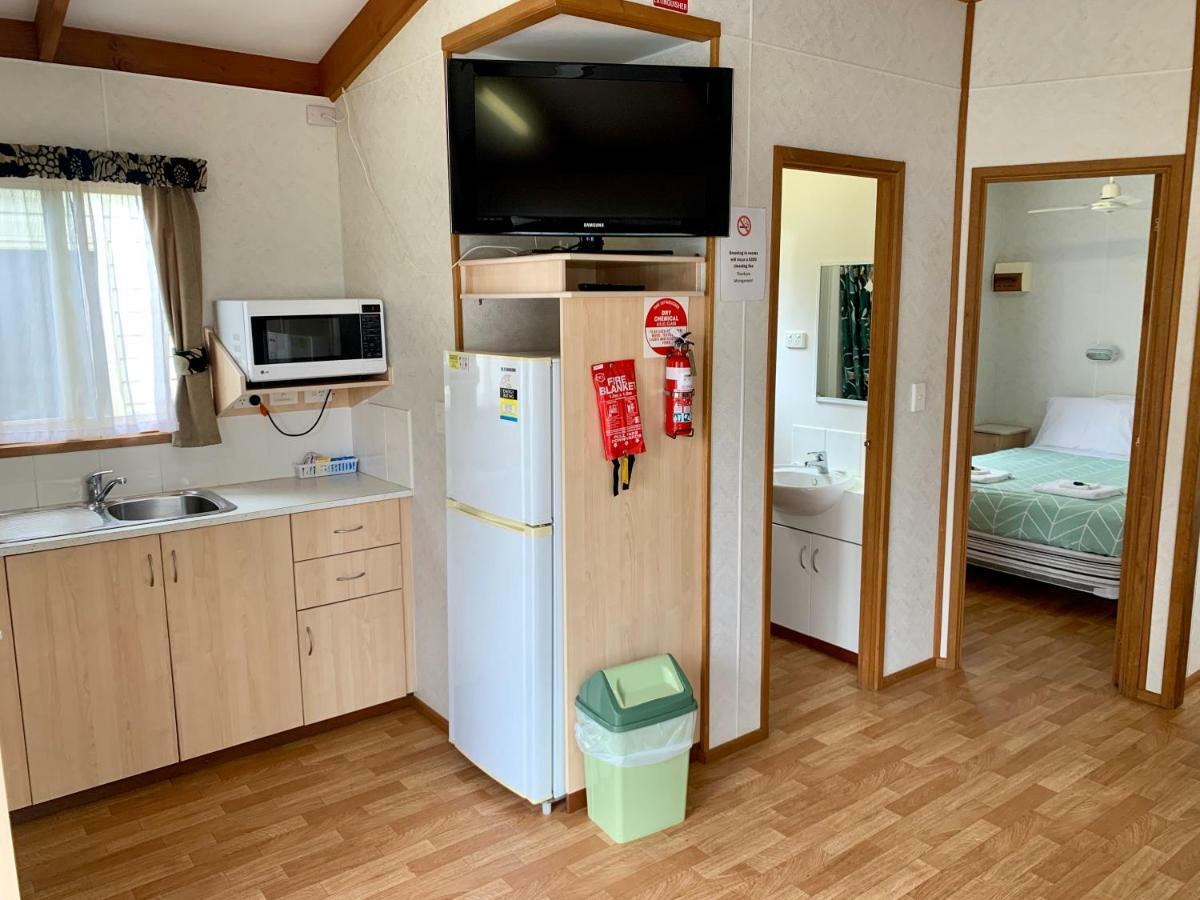 Tatura Cabin & Caravan Park Екстериор снимка