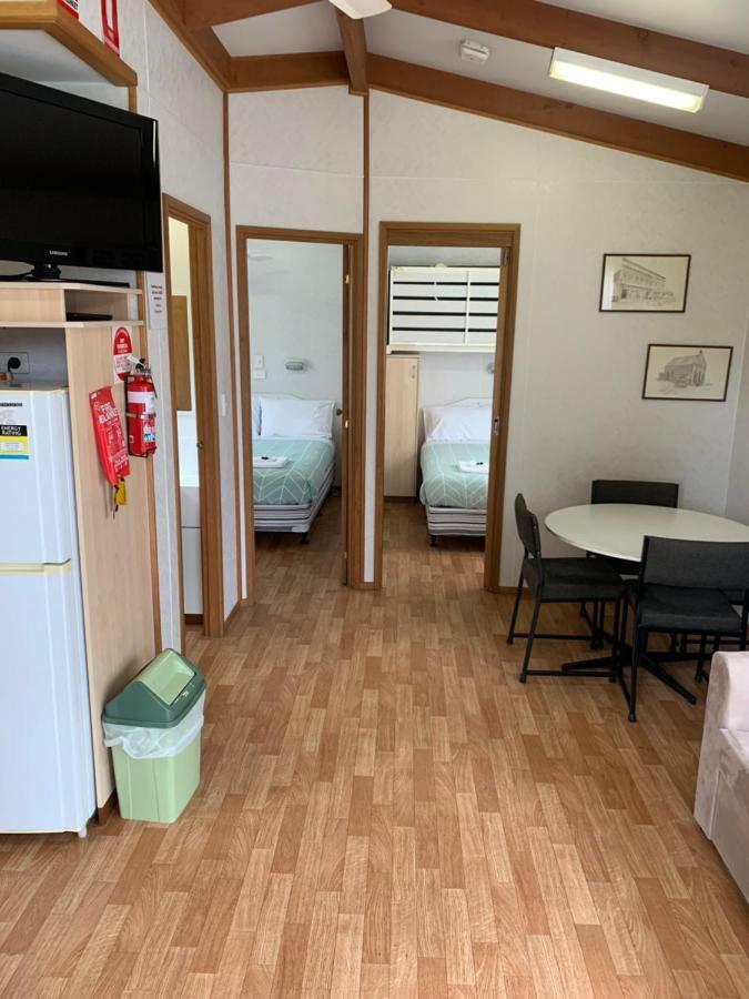 Tatura Cabin & Caravan Park Екстериор снимка